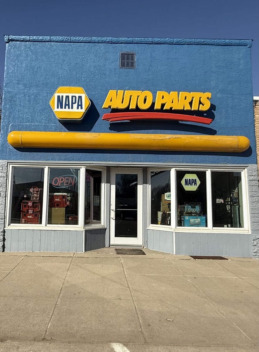 Front of NAPA Auto Parts